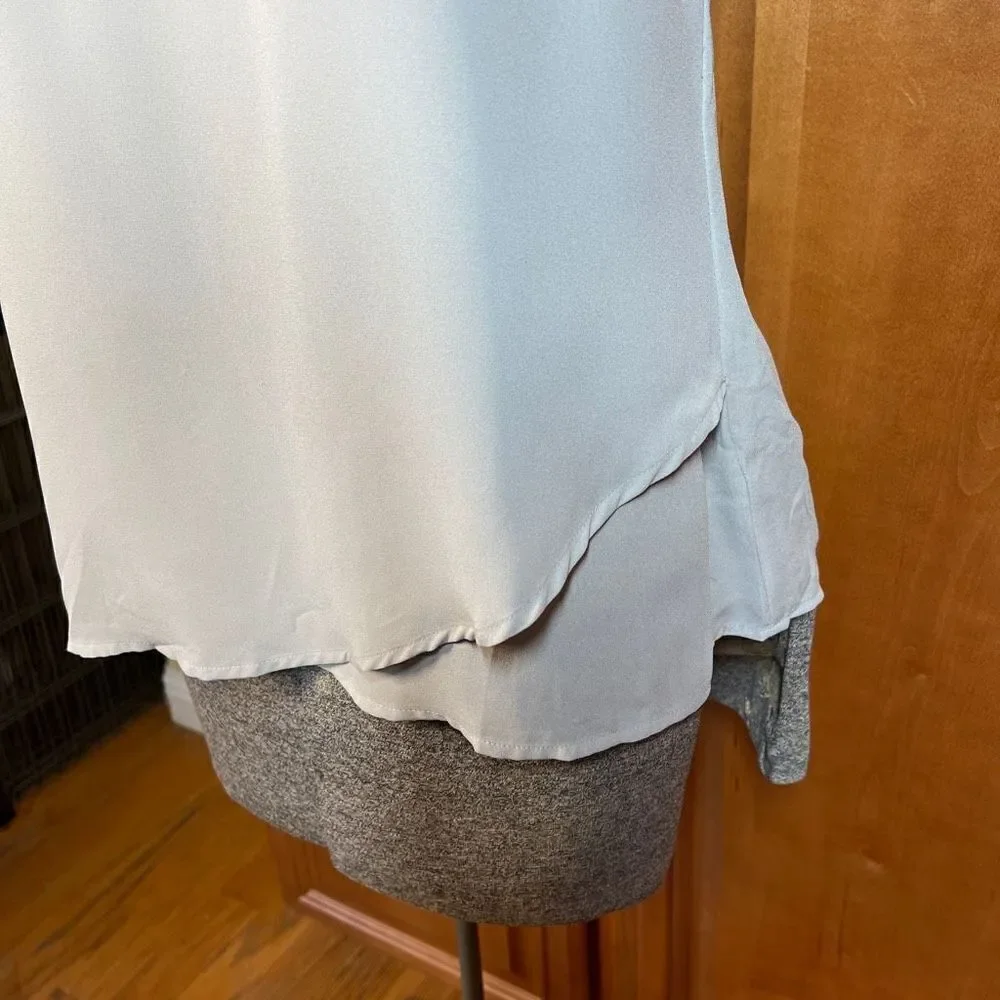 💜 3/30 6/50 Banana Republic Racerback Lightweight Tank  in Sidewalk Gray Size S